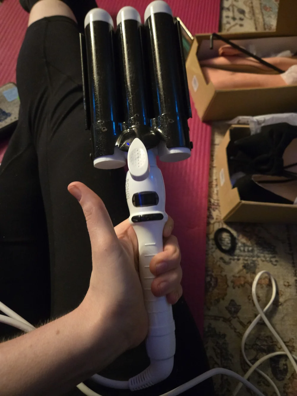 Bondi Boost Jumbo Beach Hair Waver in White and Black